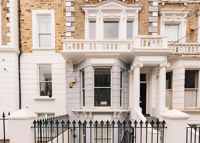 2 Bed Portobello Rd - Moments From Tube!