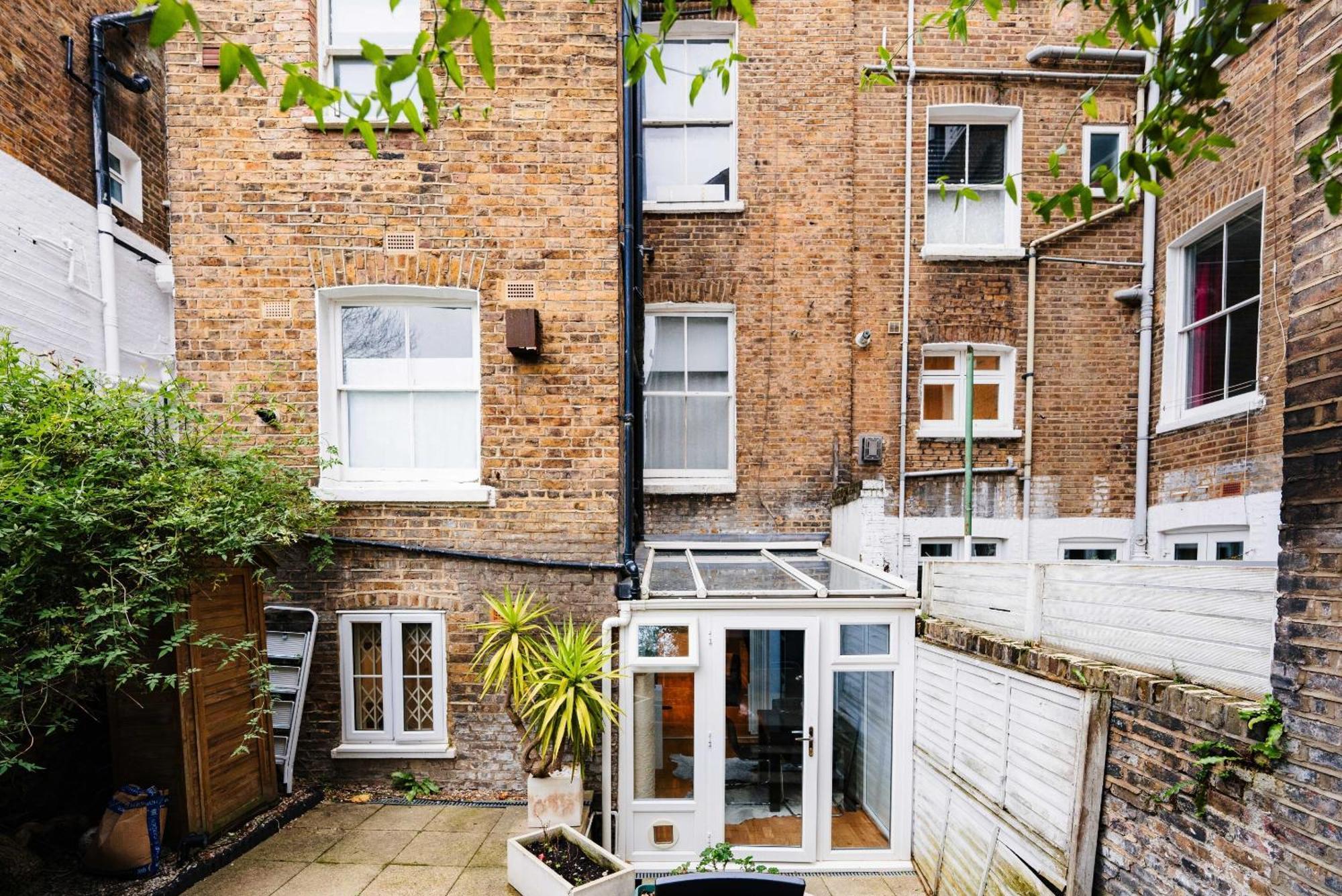 2 Bed Portobello Rd - Moments From Tube! Дом отдыха Лондон