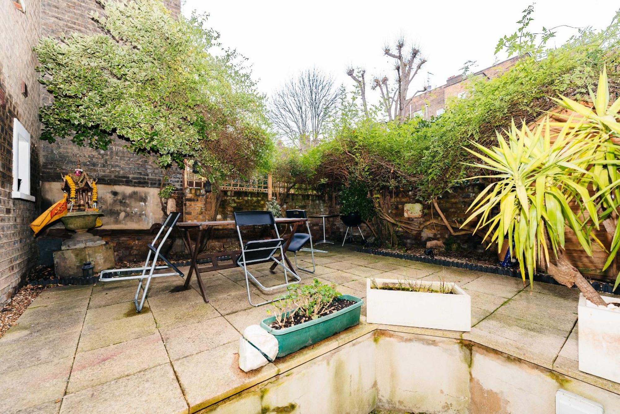 Дом отдыха 2 Bed Portobello Rd - Moments From Tube! Лондон