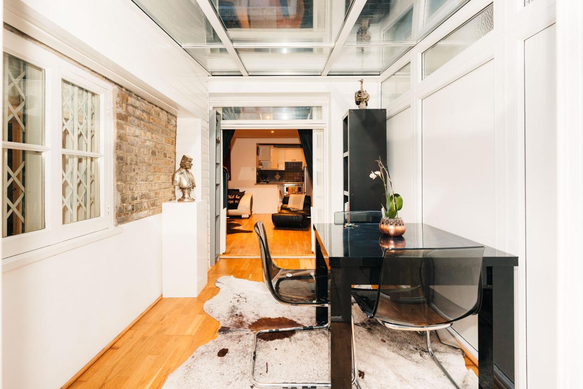 2 Bed Portobello Rd - Moments From Tube! Лондон