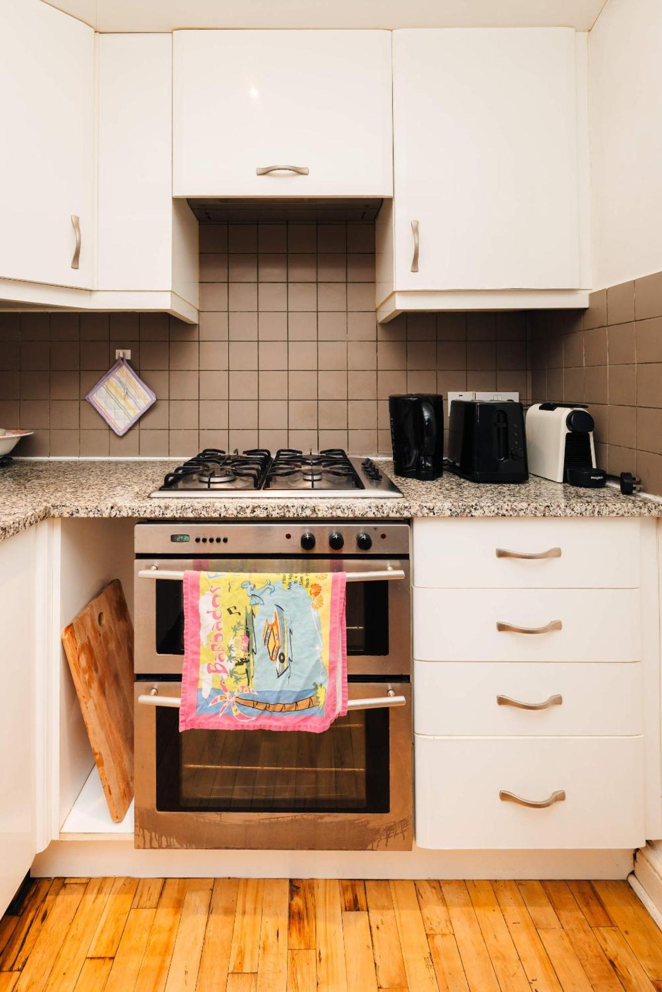 2 Bed Portobello Rd - Moments From Tube! * Лондон