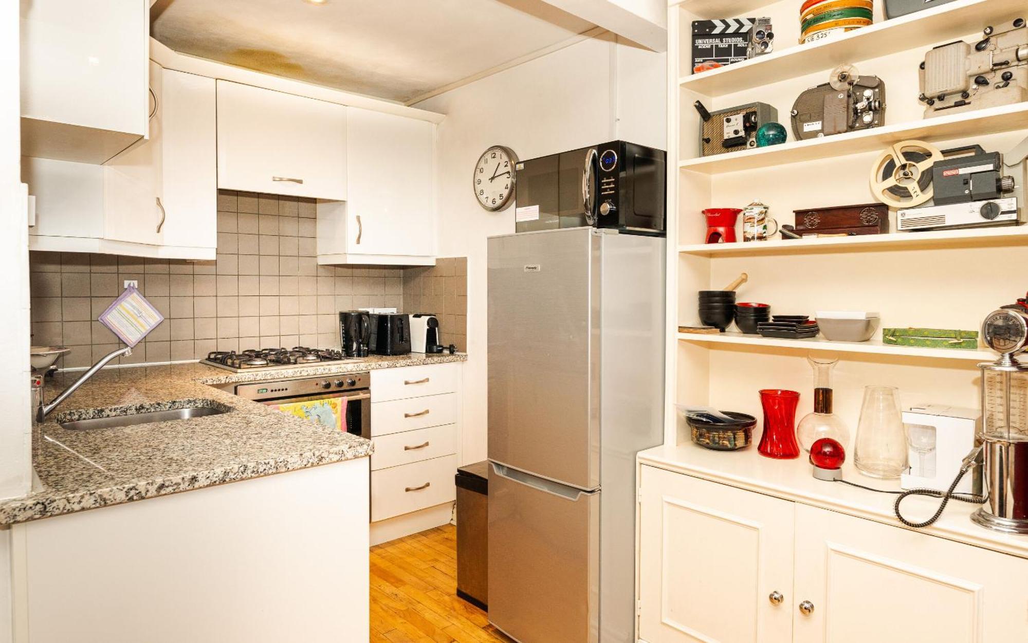 2 Bed Portobello Rd - Moments From Tube! Лондон