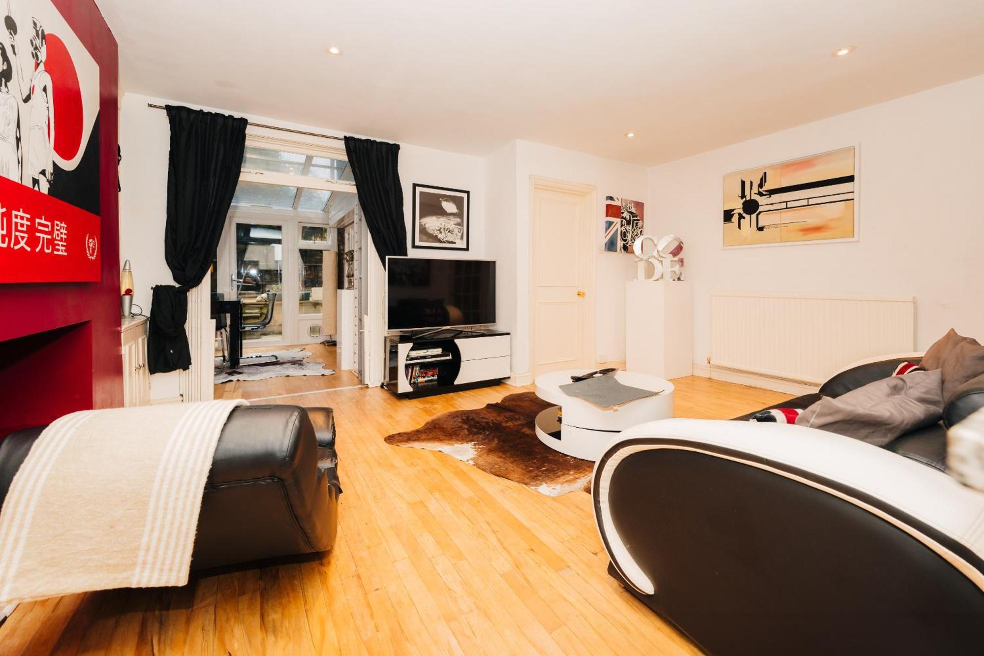 2 Bed Portobello Rd - Moments From Tube! Дом отдыха